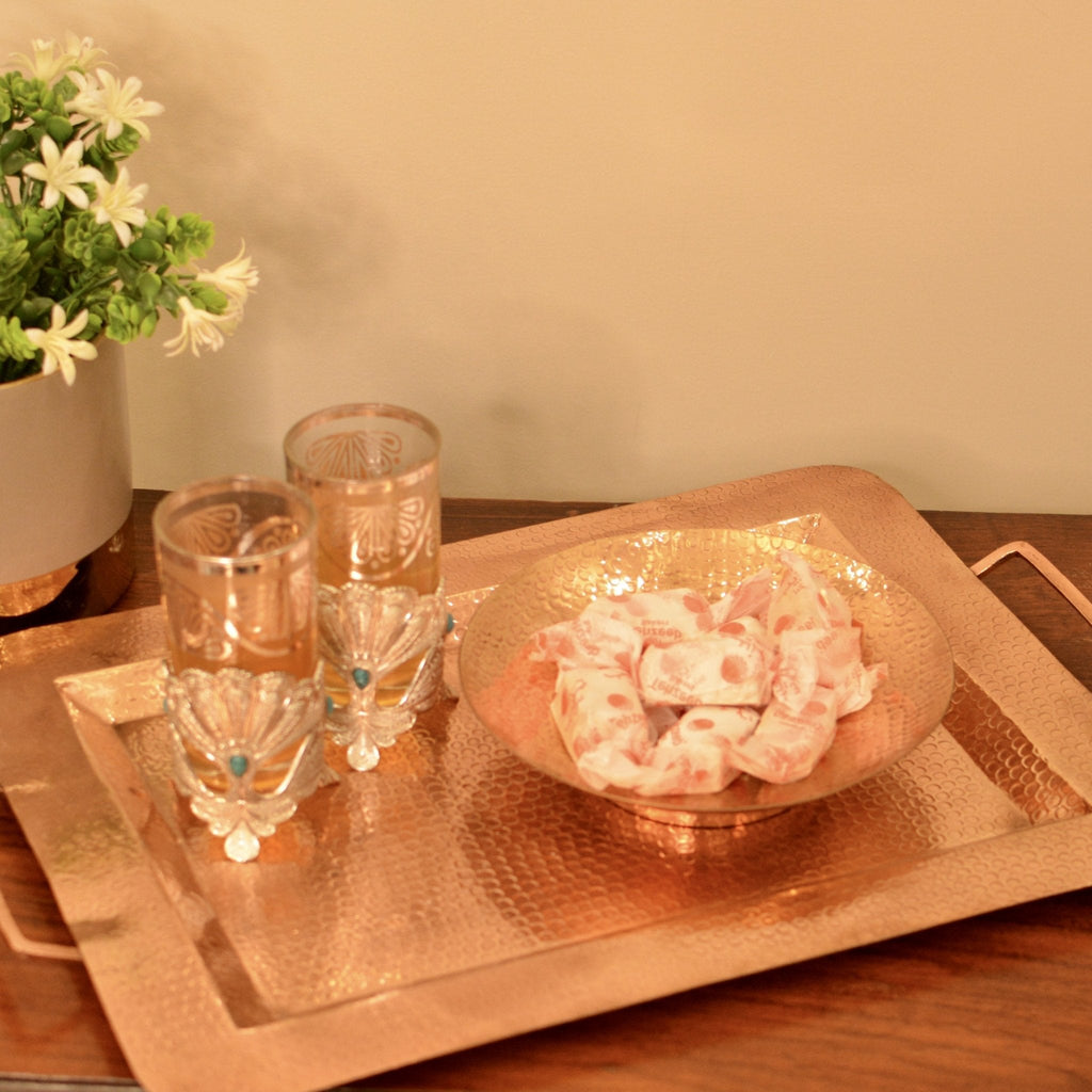 https://copperneeds.com/cdn/shop/products/hammered-copper-rectangular-tray-with-handles-353925_1024x1024.jpg?v=1678511902